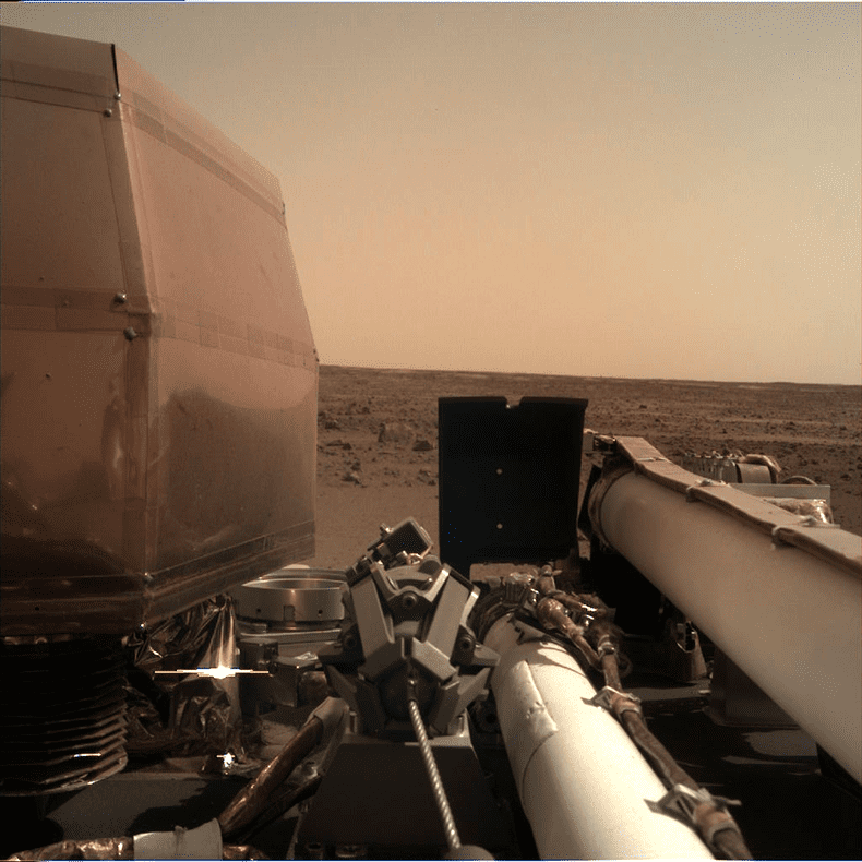 Primele imagini de pe Marte, trimise de sonda InSight (2)