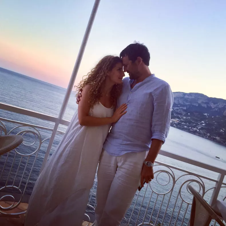 Andrei Aradits cu sotia lui pe Coasta Amalfi