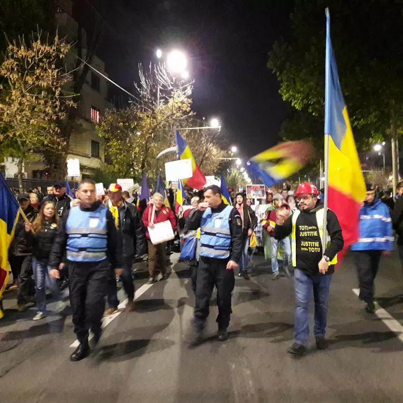 23376920_1496218377121228_903956107_o