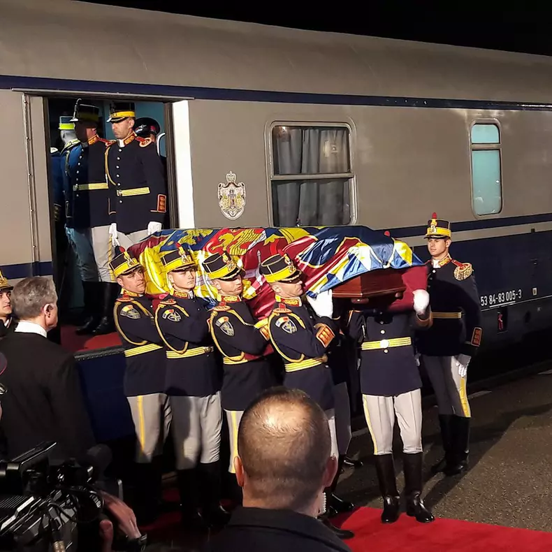 gara regala curtea de arges regele mihai 2