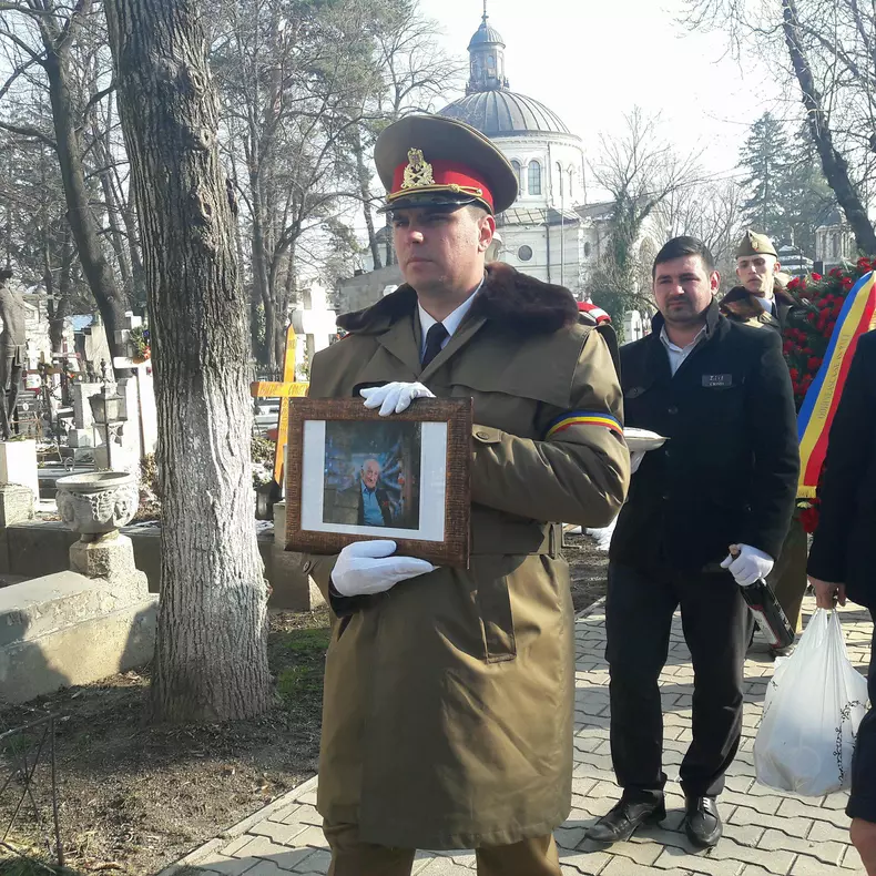 inmormantarea lui Neagu Djuvara_cimitirul Bellu (3)