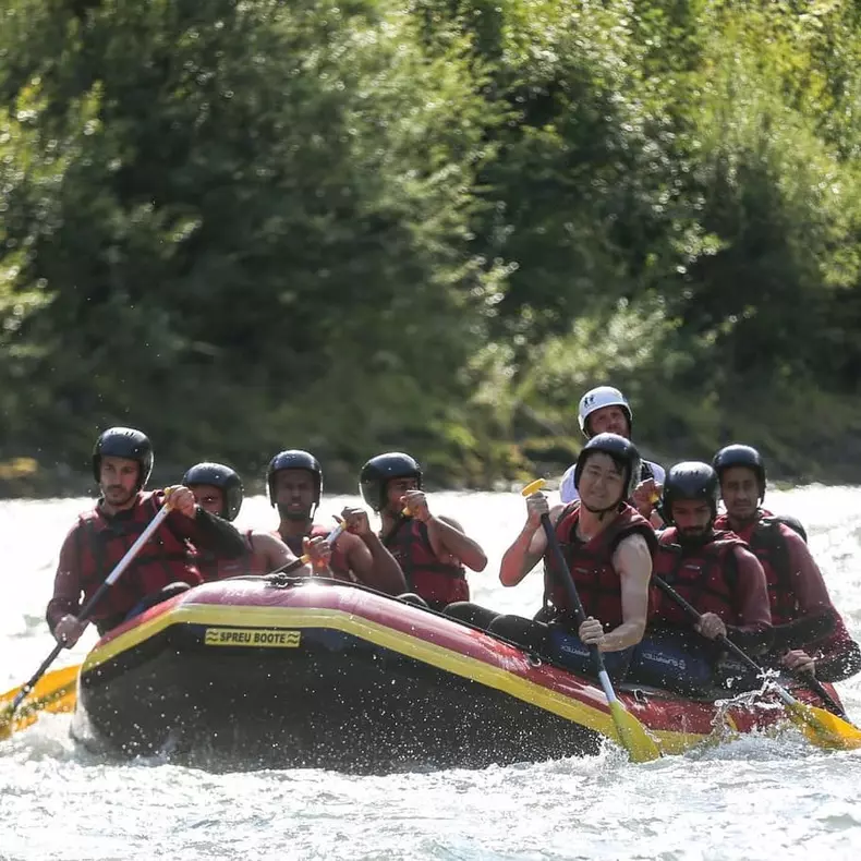 Reghecampf rafting