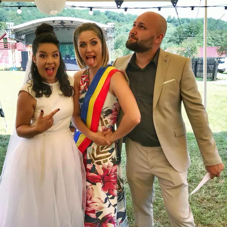 39674613_2179032472115767_1276427893408268288_n