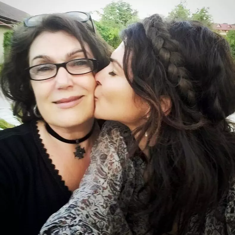 monica si mama