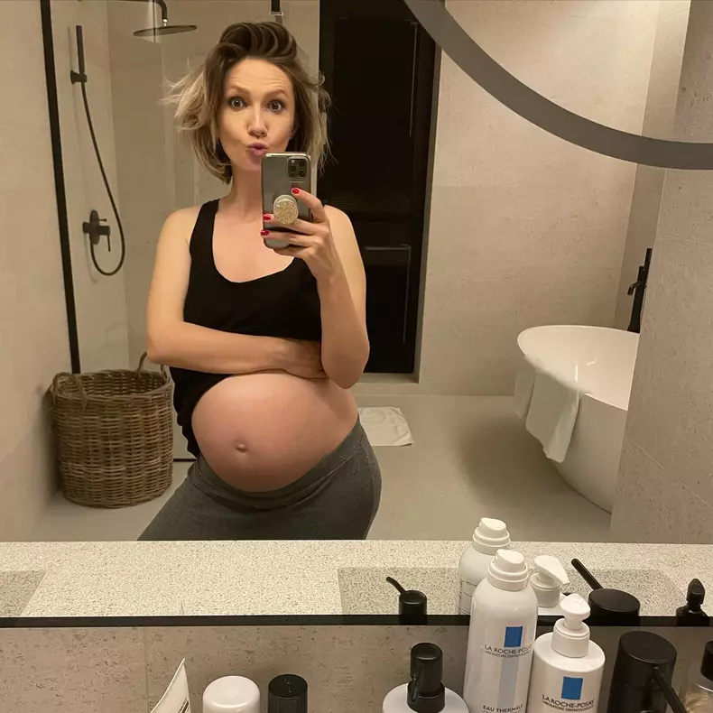 adela popescu al treilea copil 1