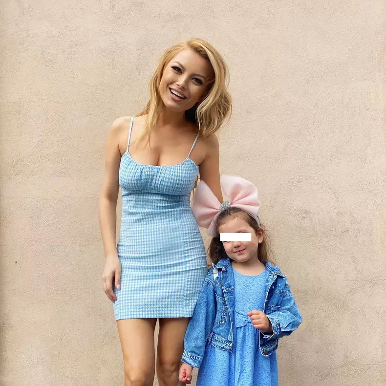 elena gheorghe si fiica sa 1