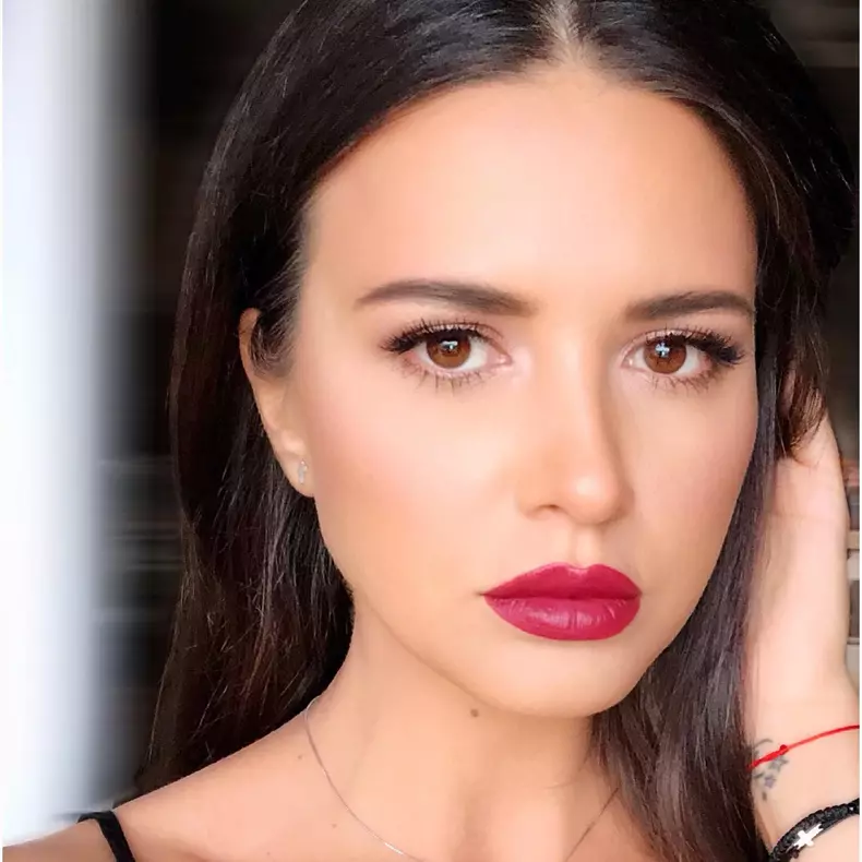 iulia-parlea-prezentatoare-pro-tv-12