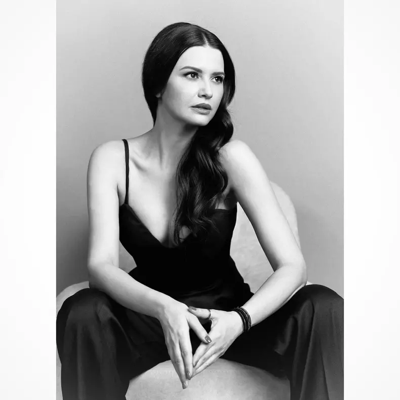 iulia-parlea-silueta-2