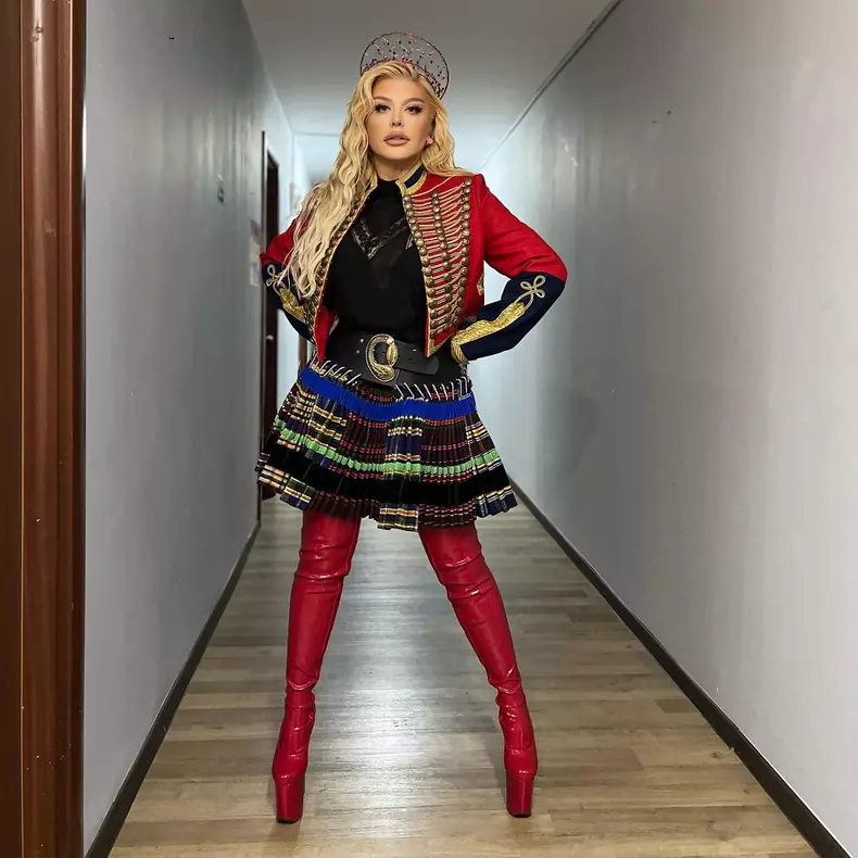 loredana-groza-bani-muzica-4