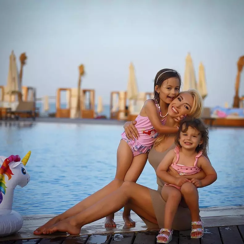 3296336107476907069261576376400193675857002n