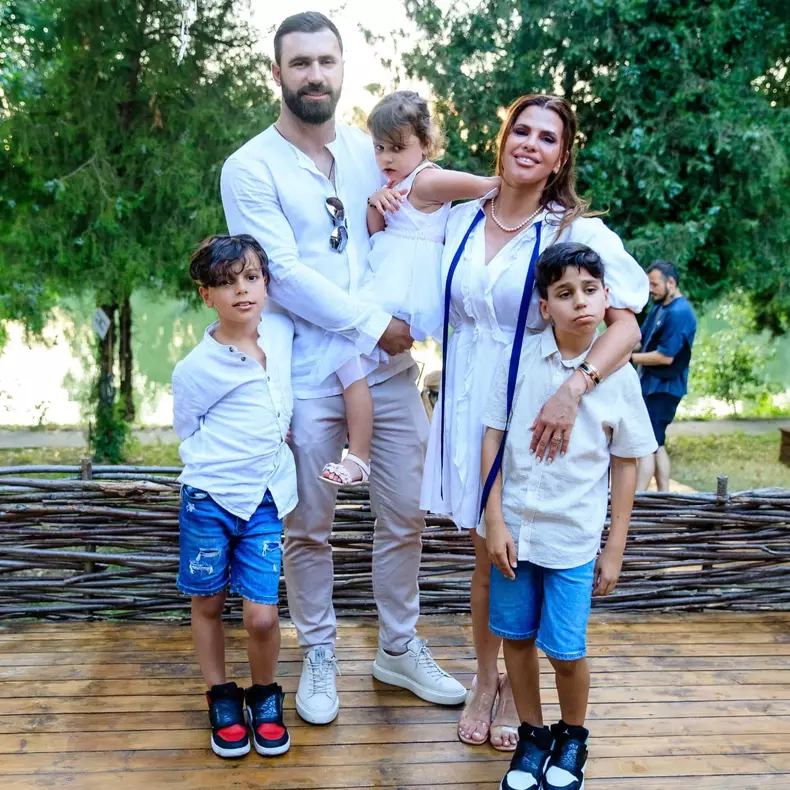 Andrei Stoica si familia