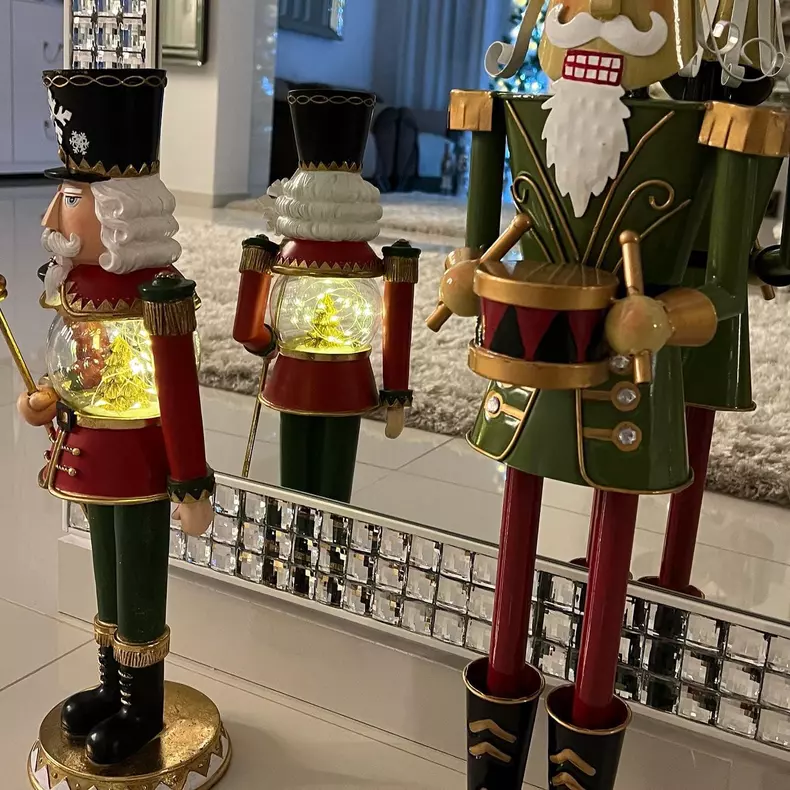 Oana Zăvoranu - casă decorată de Crăciun (4)