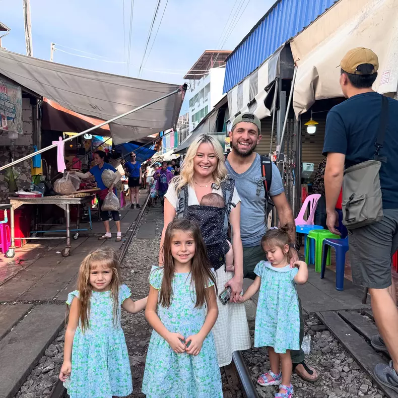 laura cosoi thailanda 3