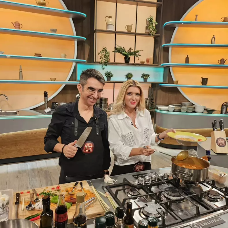mihai gainusa si oana paraschiv la chefi la cutite (2)