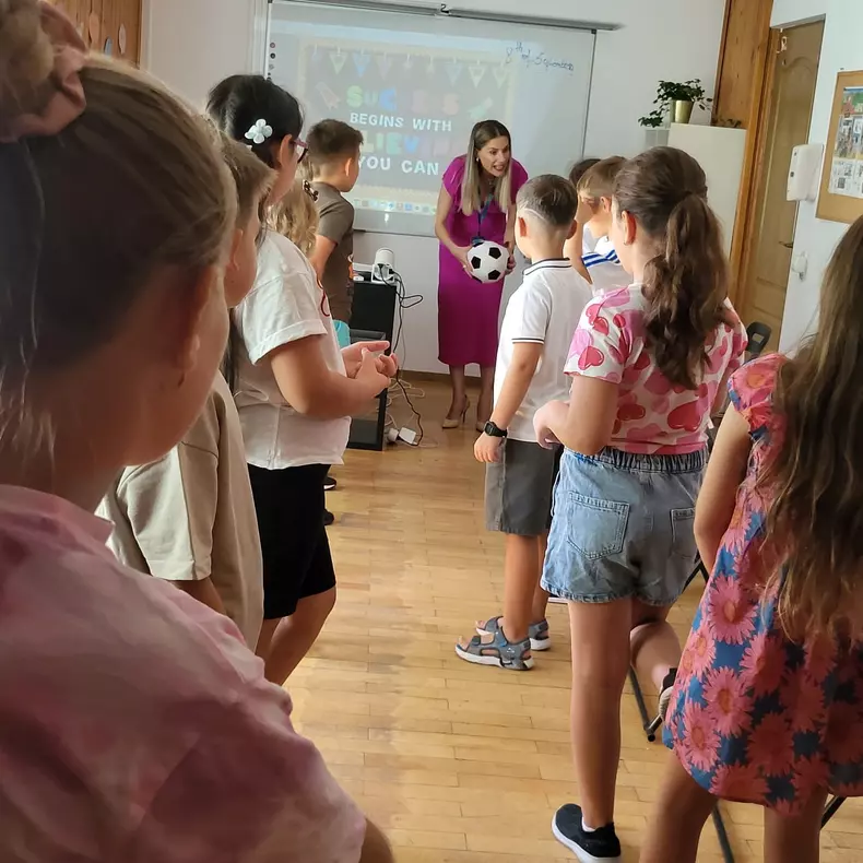 Tily Niculae - profesoară de engleză (3)
