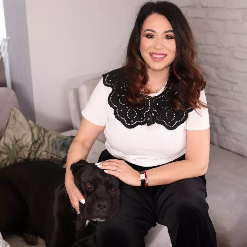 oana roman si cainele luna 1