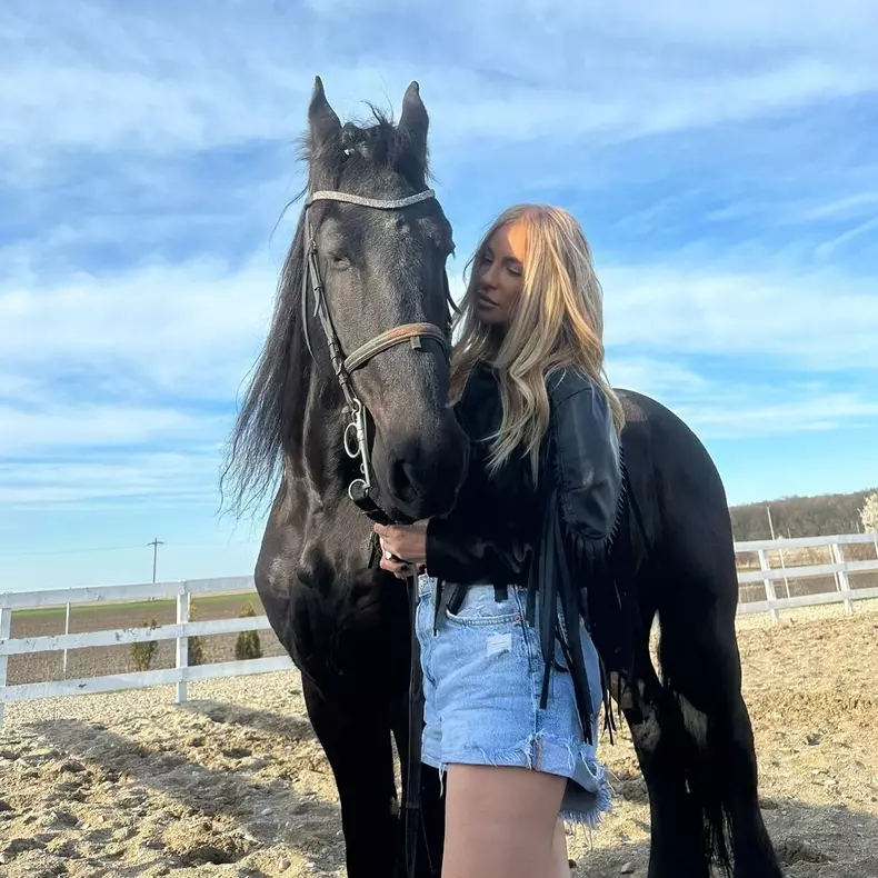 Tania Budi la echitati