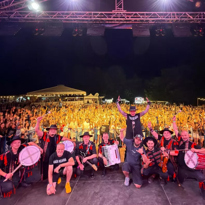 f charm pe scena concertului din bucovina