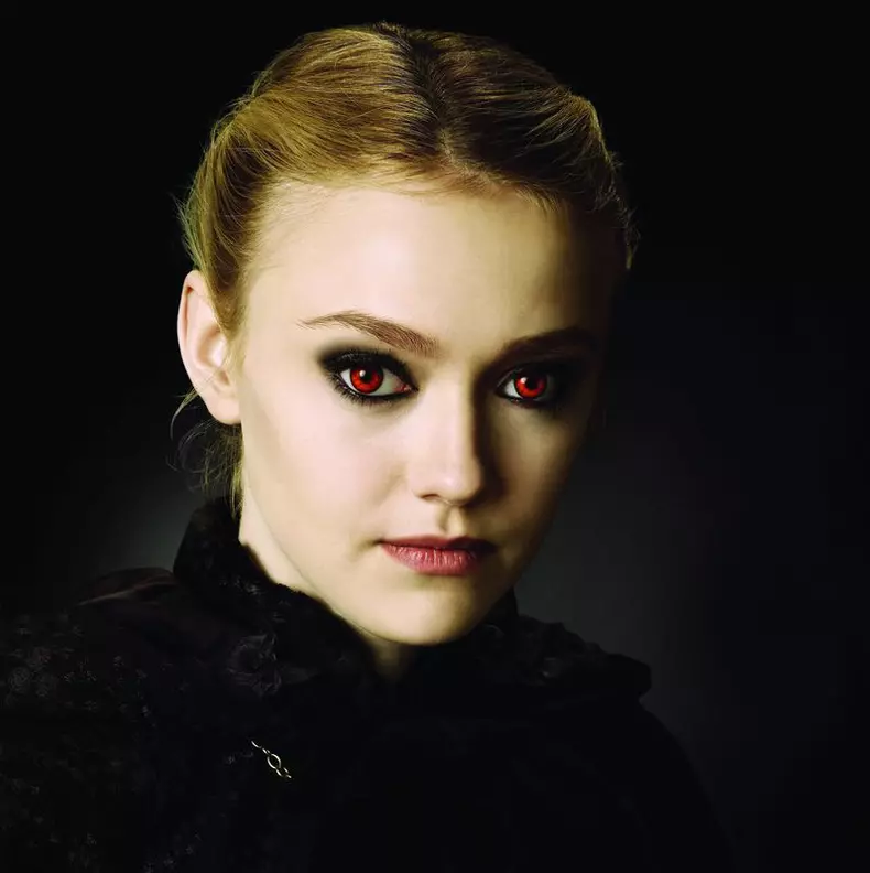 4484-278625-dakota_fanning.jpg