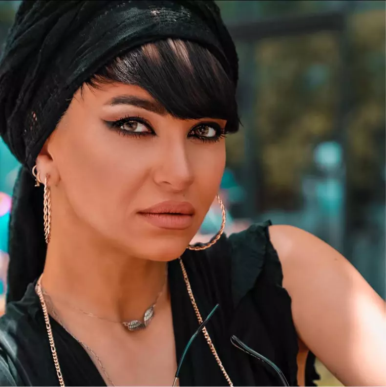 giulia-anghelescu-lucreaza-la-radio-4