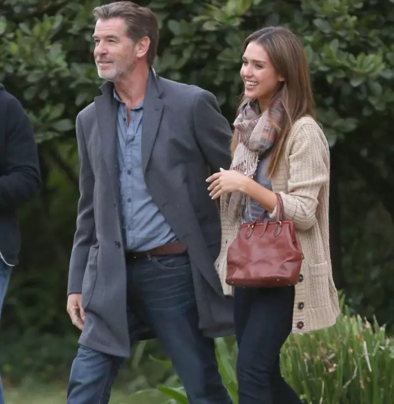 Jessica_Alba_Pierce_Brosnan_hepta_6.jpg
