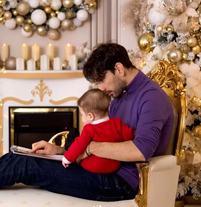 Theo Rose, primul Crăciun cu fiul ei (2)