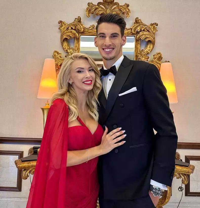 VIDEO Andreea Bălan și Victor Cornea pleacă din România la începutul anului următor. Artista a spus ce planuri au: „De-abia aștept”