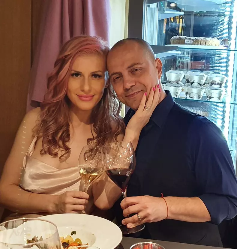 dan badea si madalina la restaurant
