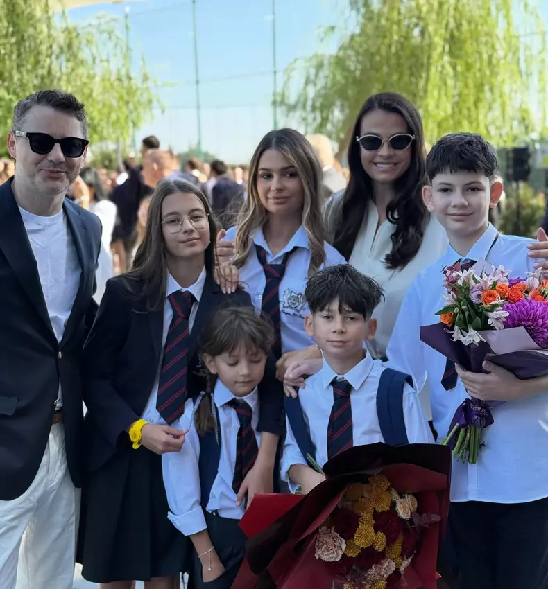 Anca serea cu familia