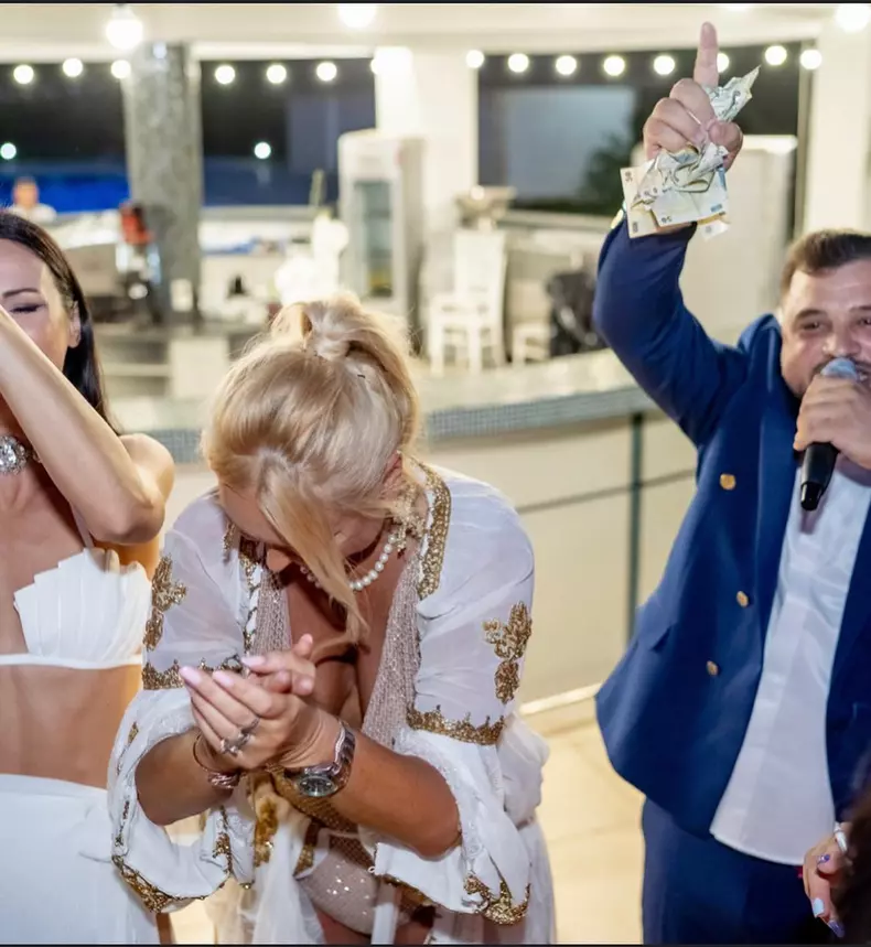 vica-blochina-la-petrecere-fara-baiatul-ei-si-al-lui-piturca-3