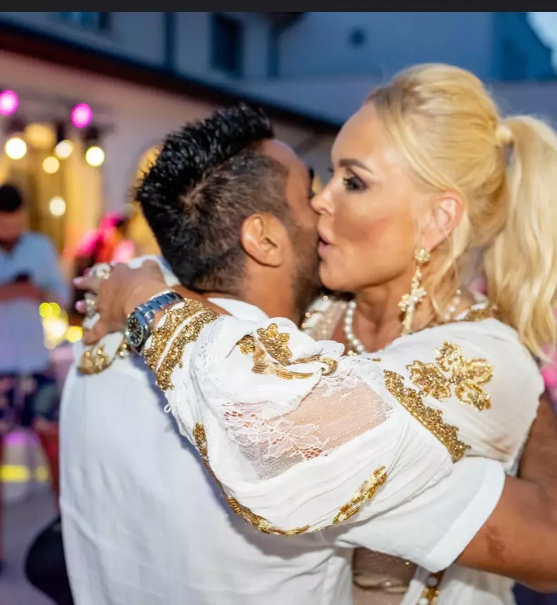 vica-blochina-la-petrecere-fara-baiatul-ei-si-al-lui-piturca-5