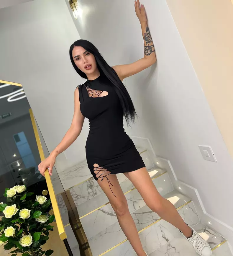 daniela crudu 12
