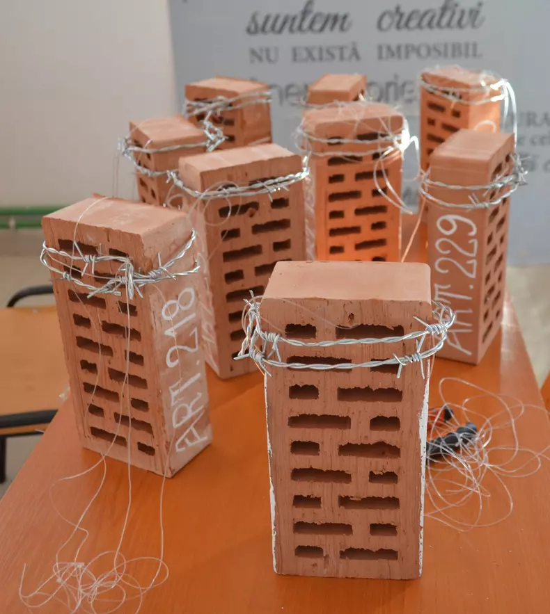 Lucrare realizată de deținuții care au participat la proiectul „Out of the Box”