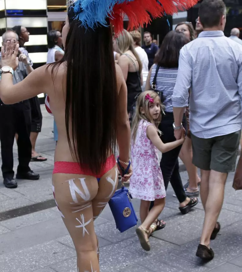Times_Square_topless_EPA_5.jpg