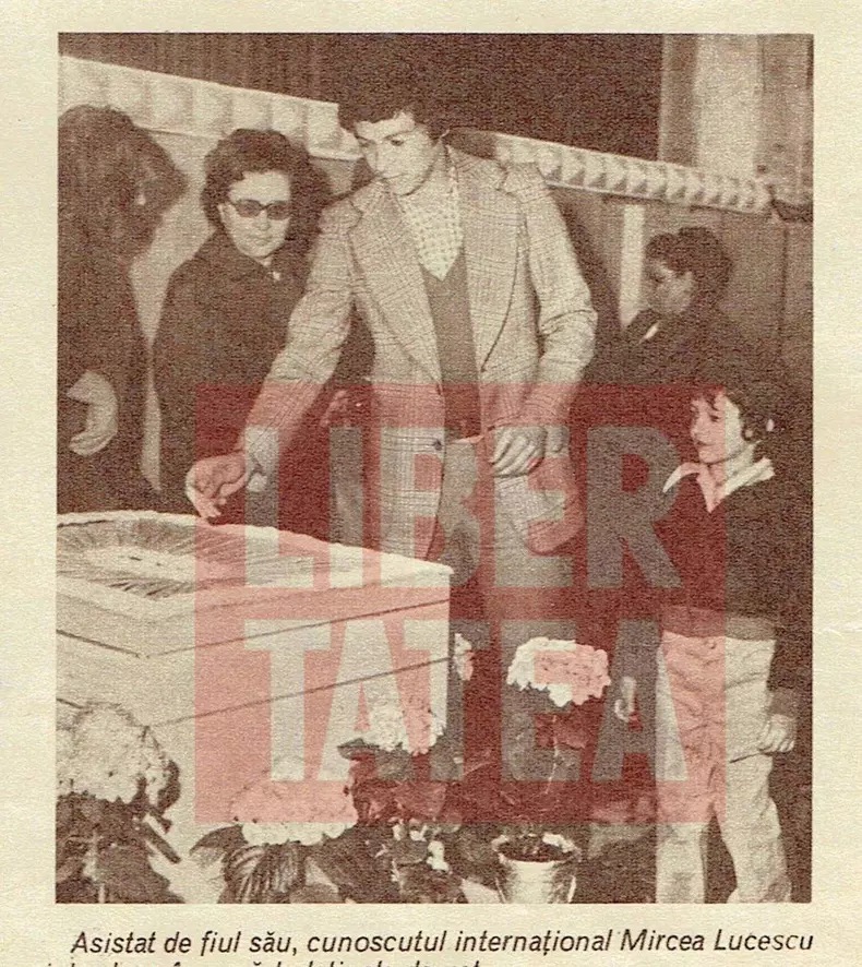 1975-Mircea Lucescu si Razvan Lucescu, care avea 6 ani