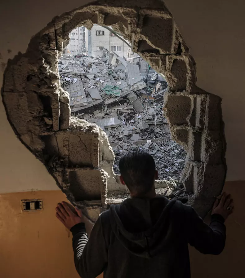 Israeli air strikes and tank fire hit Palestinian territory