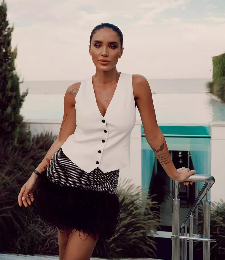 adelina-pestritu-operatii-estetice-2