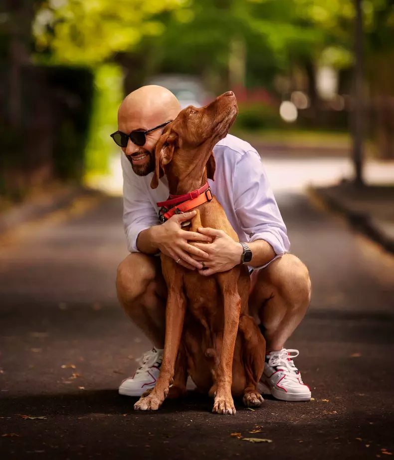 Mihai Bendeac și Happy, câinele lui (3)
