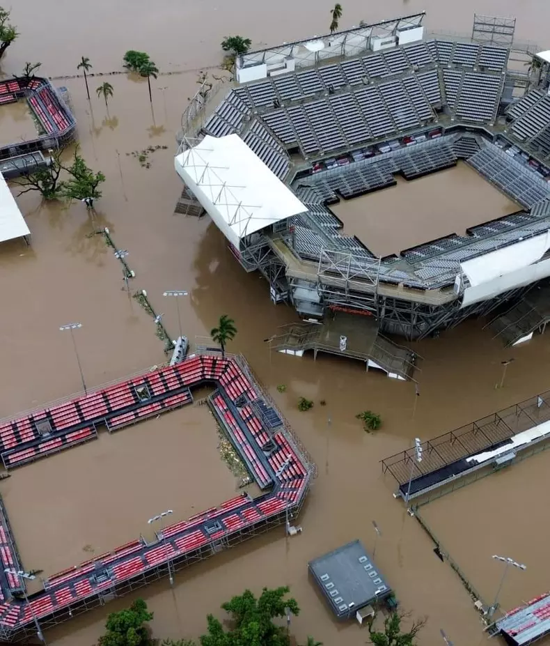inundatie-acapulco-tennis-facebook-2