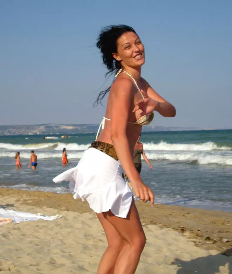 carmen firea8