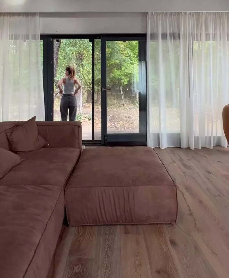 sanziana negru casa (6)