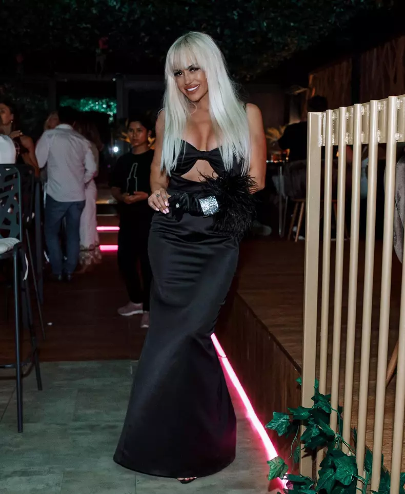 3256083385567641330002381525537942531882284n