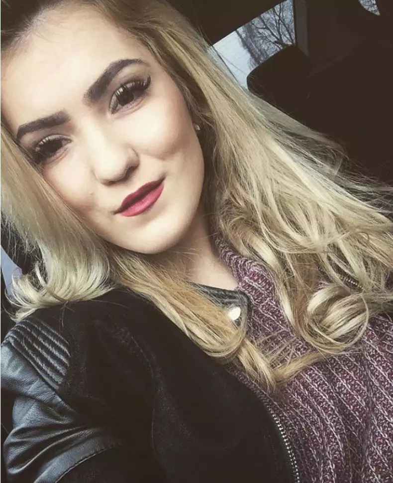 Laura, tânăra ucisă în Belgia, a fost înmormântată la Târgu Cărbunești (1)