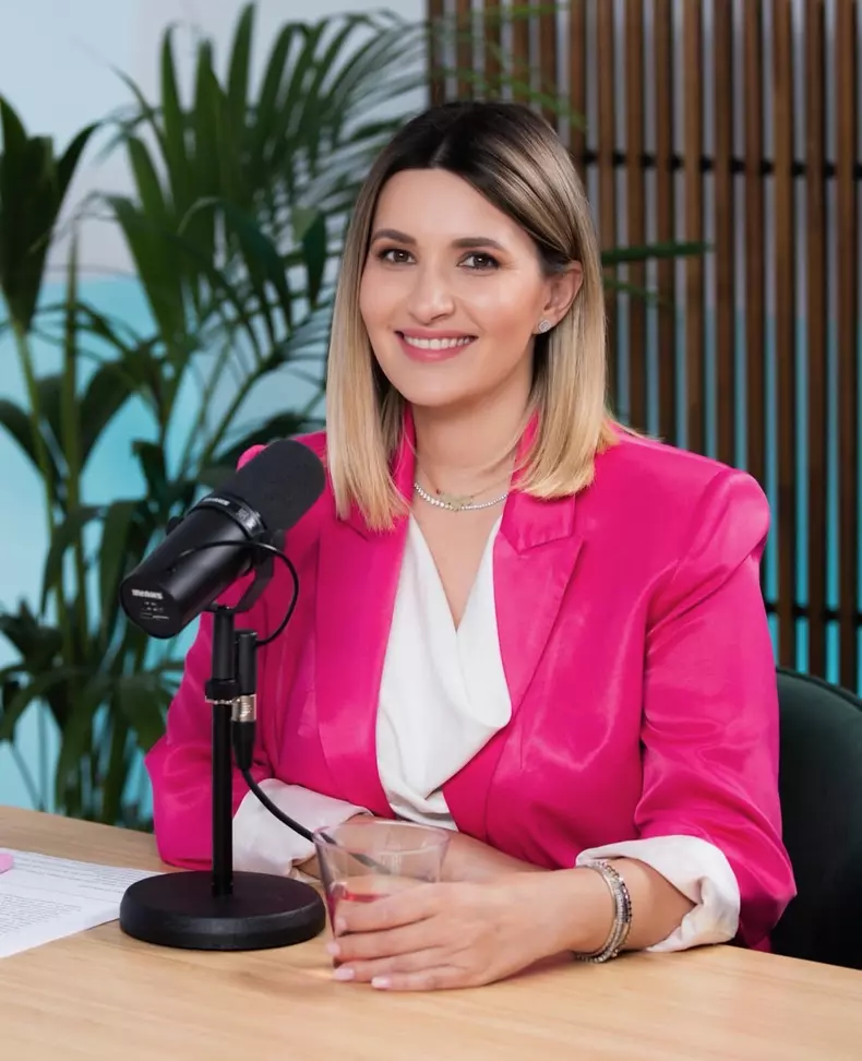 Ela Craciun prezentatoare