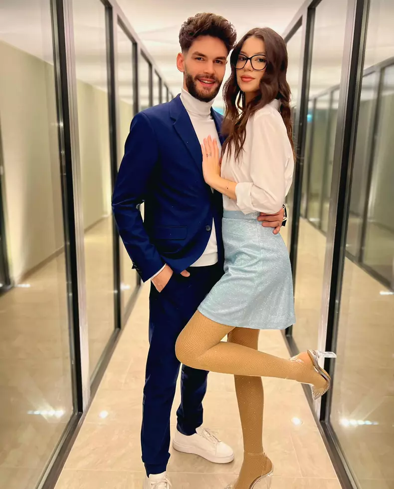 32316222012165099859400706178449955532696844n