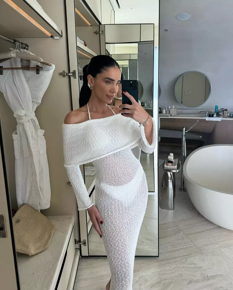 adelina pestritu arabia saudita 6