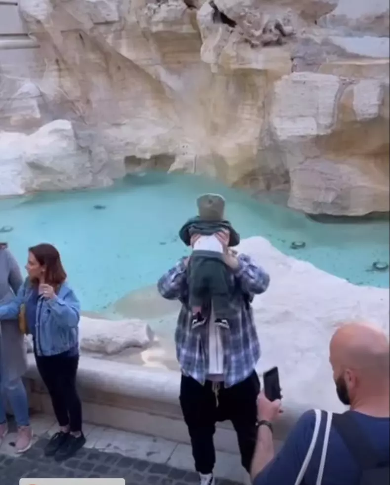 smiley-gina-pistol-si-fiica-vacanta-roma-1