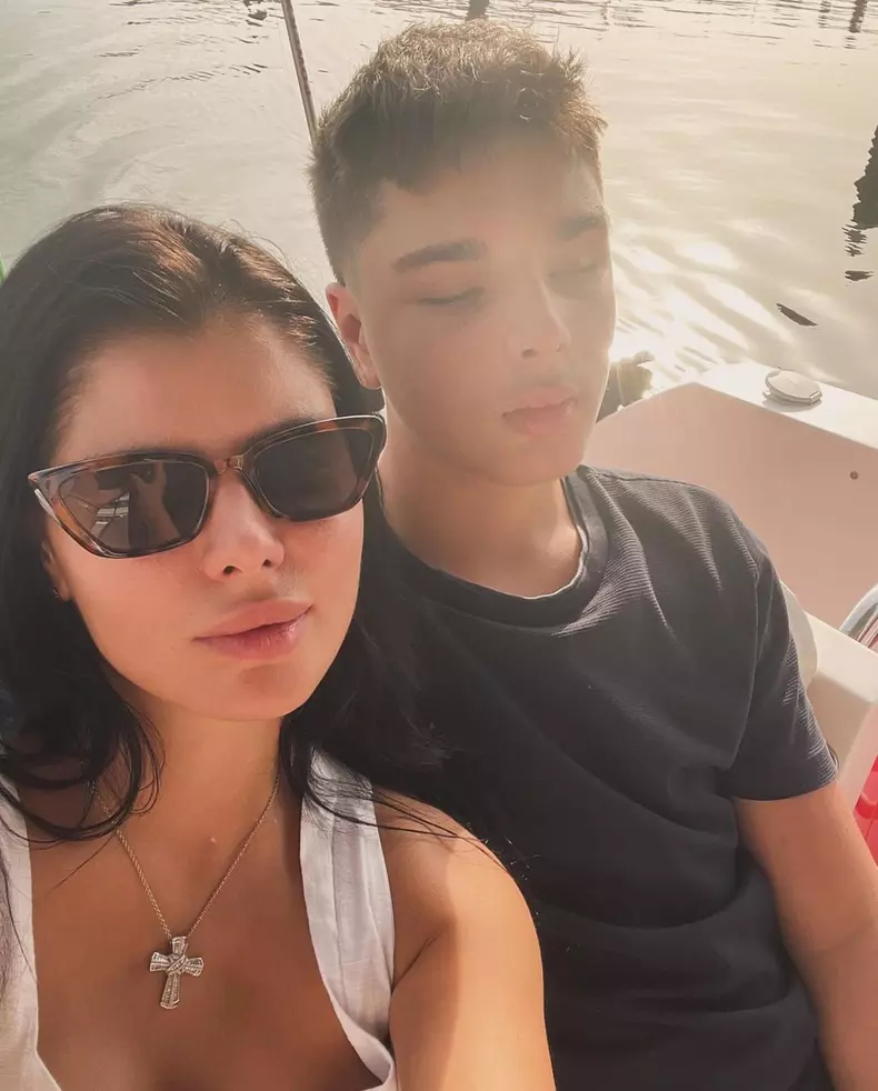 Ileana Lazariuc și băieții săi (2)