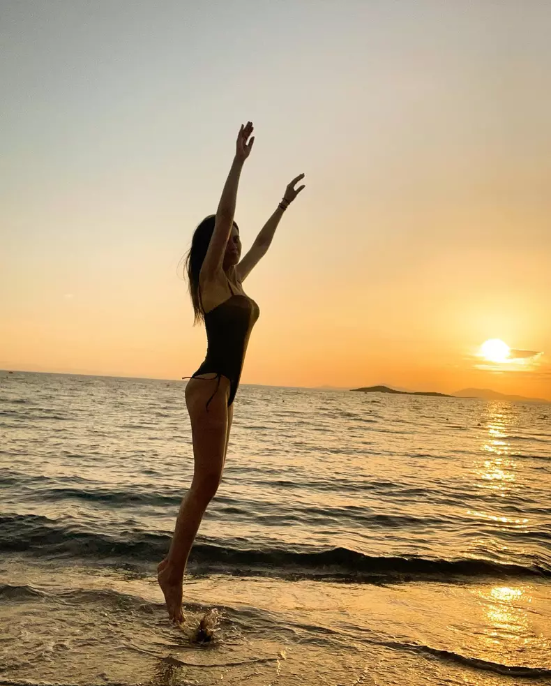 iulia-parlea-silueta-7