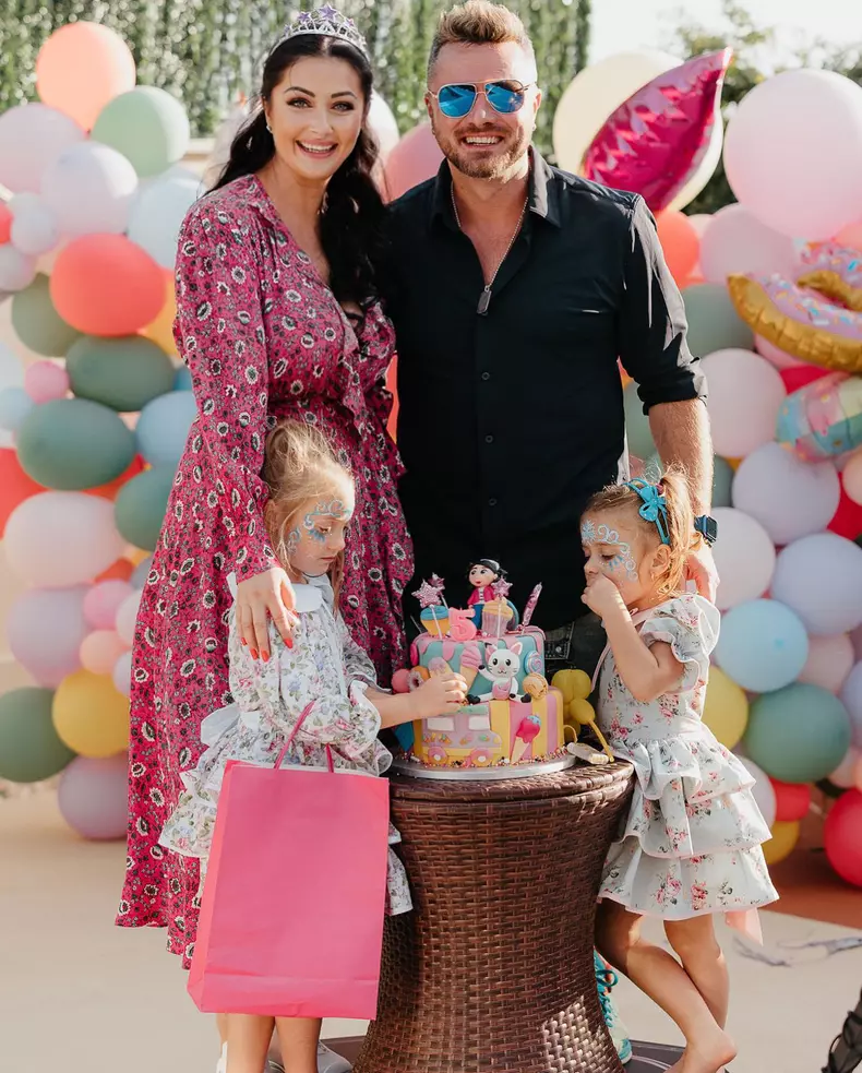 gabriela-cristea-tavi-clonda-fetitele-lor-5